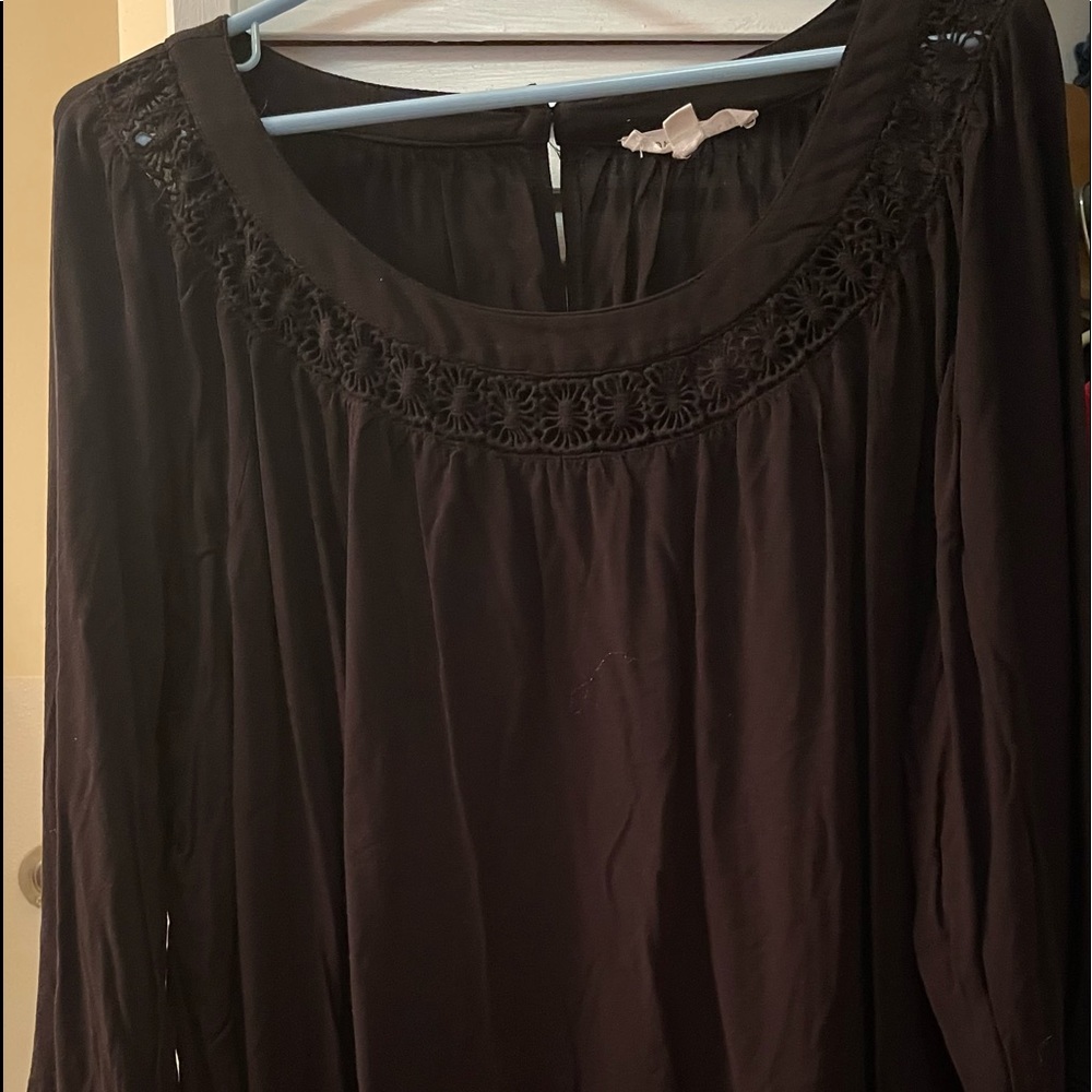 Beautiful boutique black blouse with 3/4 fan sleeves